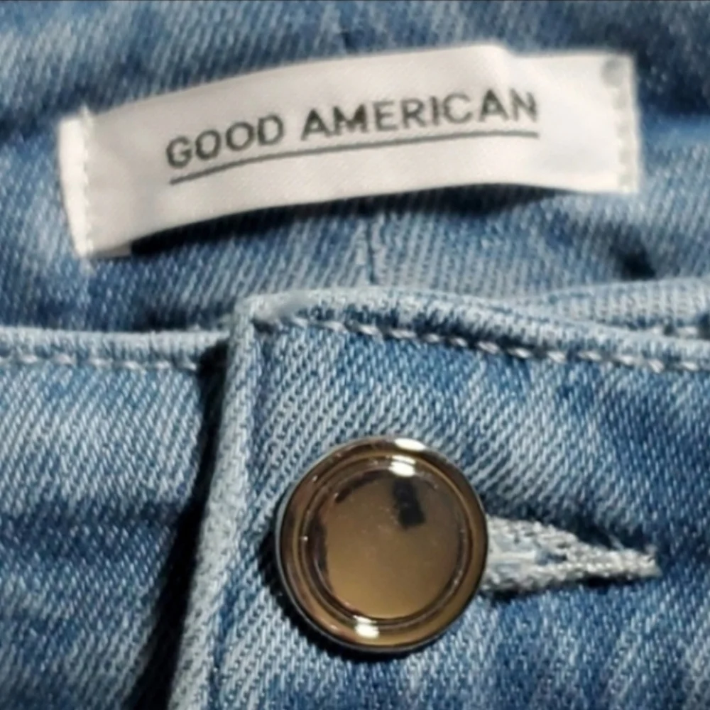 ⚜️Good American Blue Jean Shorts with Frayed Hem